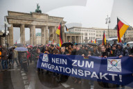 NEWS - AfD-Demonstration im Berliner Regierungsviertel gegen den UN-Migrationspakt.