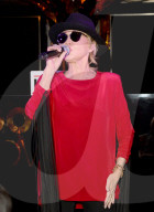 PEOPLE - Goldie Hawn und andere Promis sammeln in London Geld für den guten Zweck