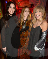 PEOPLE - Goldie Hawn und andere Promis sammeln in London Geld für den guten Zweck