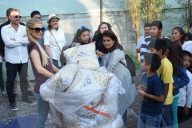 PEOPLE - Paris Hilton besucht Erdbeben Opfer in Mexiko