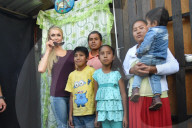 PEOPLE - Paris Hilton besucht Erdbeben Opfer in Mexiko