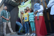 PEOPLE - Paris Hilton besucht Erdbeben Opfer in Mexiko