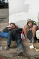 NEWS - Erste Migranten aus Mittelamerika erklimmen Grenzzaun zu USA