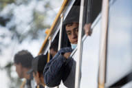 NEWS - Erste Migranten aus Mittelamerika erklimmen Grenzzaun zu USA