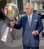 PEOPLE - Geschenke für Prinz Charles