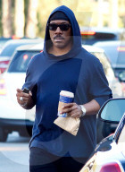 PEOPLE - Eddie Murphy gönnt sich seinen morgendlichen Kaffee