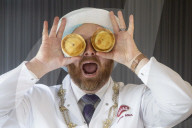FEATURE - Haben Spass: Die Juroren der Scotch Pie Weltmeisterschaft in Dunfermline
