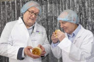 FEATURE - Haben Spass: Die Juroren der Scotch Pie Weltmeisterschaft in Dunfermline