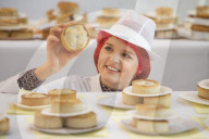 FEATURE - Haben Spass: Die Juroren der Scotch Pie Weltmeisterschaft in Dunfermline