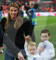 PEOPLE - Familie von Wayne Rooney bei seinem letzten internationalen Fussballspiel