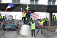 NEWS - Frankreich: Gelbe Warnwesten: Proteste mit Gilets Jaunes wegen Benzinpreiserhöhun
