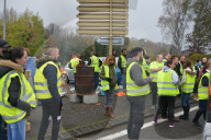 NEWS - Frankreich: Gelbe Warnwesten: Proteste mit Gilets Jaunes wegen Benzinpreiserhöhun