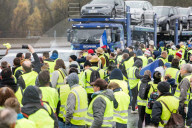 NEWS - Frankreich: Gelbe Warnwesten: Proteste mit Gilets Jaunes wegen Benzinpreiserhöhun