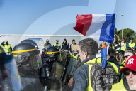 NEWS - Frankreich: Gelbe Warnwesten: Proteste mit Gilets Jaunes wegen Benzinpreiserhöhun