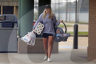 EXKLUSIV - Einkaufen mit Baby: Jamie Lynn Spears hat alle HŠnde voll zu tun