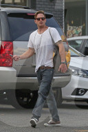 EXKLUSIV - Cameron Douglas mit der Familie in LA unterwegs