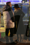 PEOPLE - London: Promis vergnügen sich im Winter Wonderland im Hyde Park  