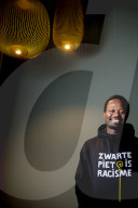 PORTRAIT - Der 'Schwaze Peter': 'Kick Out Zwarte Piet' Aktivist Jerry Afriyie im Amsterdam