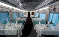 FEATURE - Luxusreise: Renovierter Zug mit Dampflock in Dehli