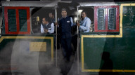 FEATURE - Luxusreise: Renovierter Zug mit Dampflock in Dehli