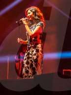 PEOPLE - Gräfin Alexandra singt 'Wash me away' live auf der Bühne in Malmö 