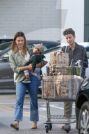EXKLUSIV - Jessica Alba mit klein Hayes auf Shoppingtour in Beverly Hills