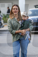EXKLUSIV - Jessica Alba mit klein Hayes auf Shoppingtour in Beverly Hills