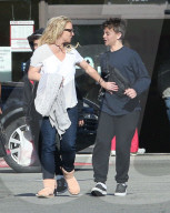 EXKLUSIV - Wie die Zeit vergeht! Britney Spears mit ihren grossen Jungs Jayden und Sean unterwegs