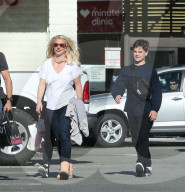EXKLUSIV - Wie die Zeit vergeht! Britney Spears mit ihren grossen Jungs Jayden und Sean unterwegs