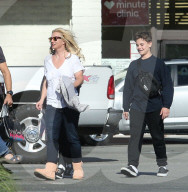 EXKLUSIV - Wie die Zeit vergeht! Britney Spears mit ihren grossen Jungs Jayden und Sean unterwegs