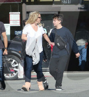 EXKLUSIV - Wie die Zeit vergeht! Britney Spears mit ihren grossen Jungs Jayden und Sean unterwegs