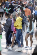 EXKLUSIV - Laeticia Hallyday mit Jade und Joy im Disneyland in Anaheim 