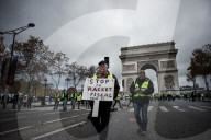 NEWS - Paris: Demonstrationen und Ausschreitungen auf der Champs-Elysées