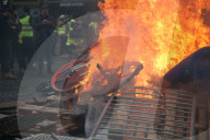 NEWS - Paris: Demonstrationen und Ausschreitungen auf der Champs-Elysées