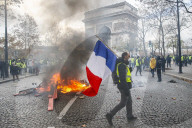 NEWS - Paris: Demonstrationen und Ausschreitungen auf der Champs-Elysées