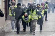 NEWS - Paris: Demonstrationen und Ausschreitungen auf der Champs-Elysées