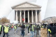 NEWS - Paris: Demonstrationen und Ausschreitungen auf der Champs-Elysées