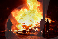 NEWS - Paris: Demonstrationen und Ausschreitungen auf der Champs-Elysées