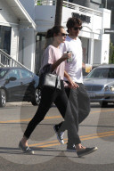 EXKLUSIV - Alessandra Ambrosio knabbert an Nicolo Oddi in Venice