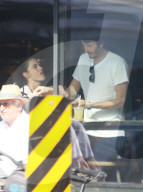 EXKLUSIV - Alessandra Ambrosio knabbert an Nicolo Oddi in Venice