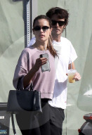 EXKLUSIV - Alessandra Ambrosio knabbert an Nicolo Oddi in Venice