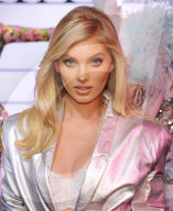 PEOPLE - Die Victoria Secret Engel zeigen ihre Lieblingsstücke in New York