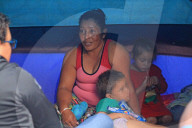 NEWS - Migranten stürmen US-Grenze bei Tijuana