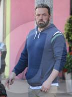 PEOPLE - Ben Affleck kauft mit den Kids einen Weihnachtsbaum
