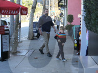 PEOPLE - Ben Affleck kauft mit den Kids einen Weihnachtsbaum
