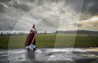 FEATURE - Santa Claus in St. Nicolas