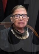 NEWS - USA: Die Mitglieder des Supreme Courts posieren in Washington