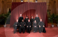 NEWS - USA: Die Mitglieder des Supreme Courts posieren in Washington