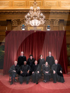 NEWS - USA: Die Mitglieder des Supreme Courts posieren in Washington