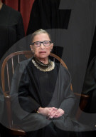 NEWS - USA: Die Mitglieder des Supreme Courts posieren in Washington